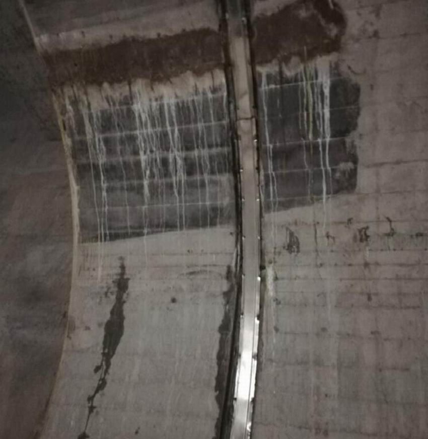 深圳地铁十号线梅林关站
